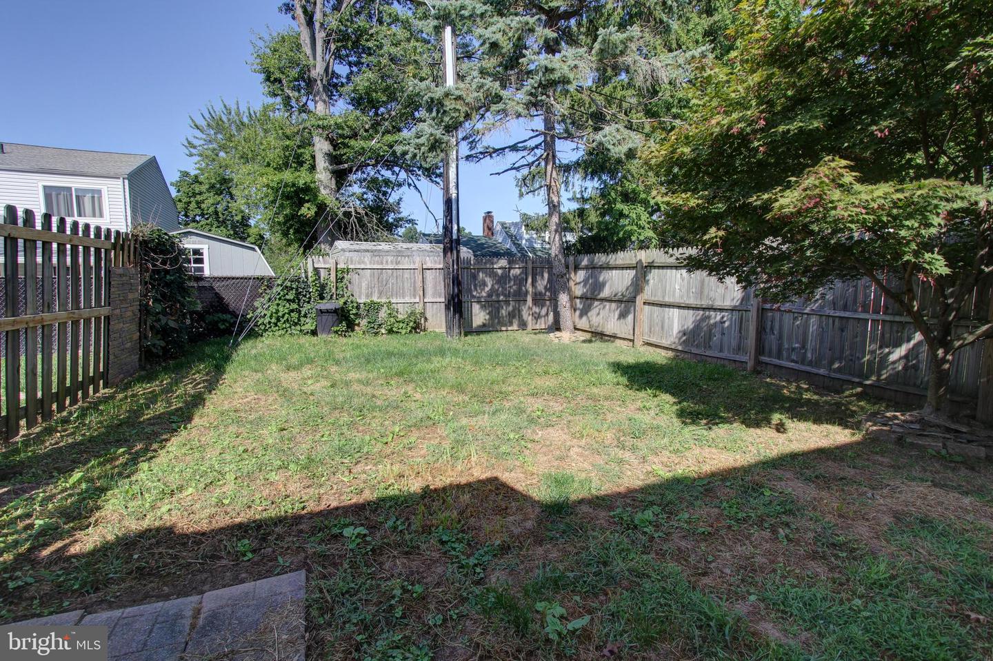 Photo 3 of 21 of 27 Braithwaite Ln multi-family property