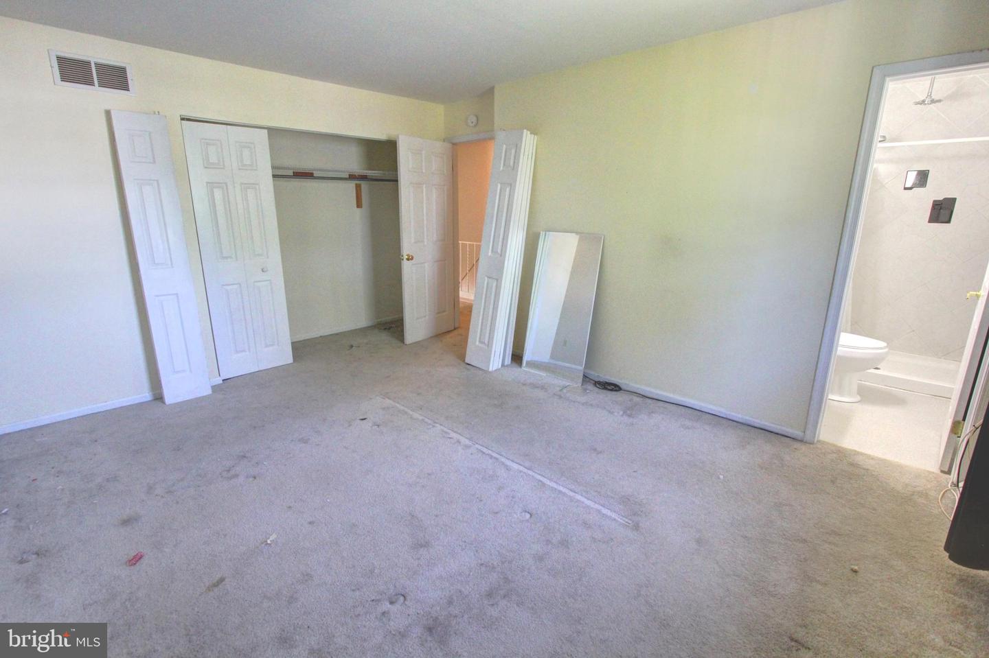 Photo 13 of 21 of 27 Braithwaite Ln multi-family property