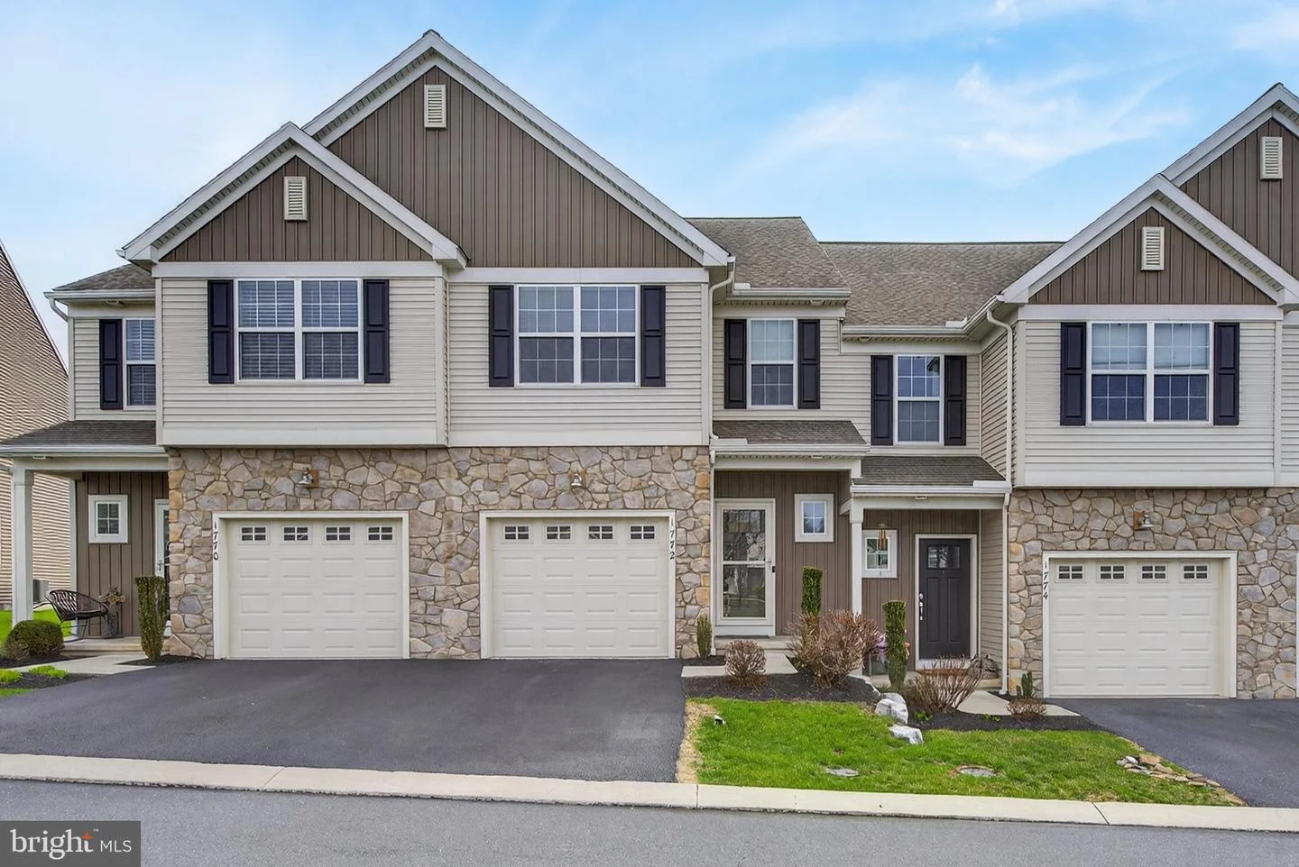 1772 Fairbank Lane