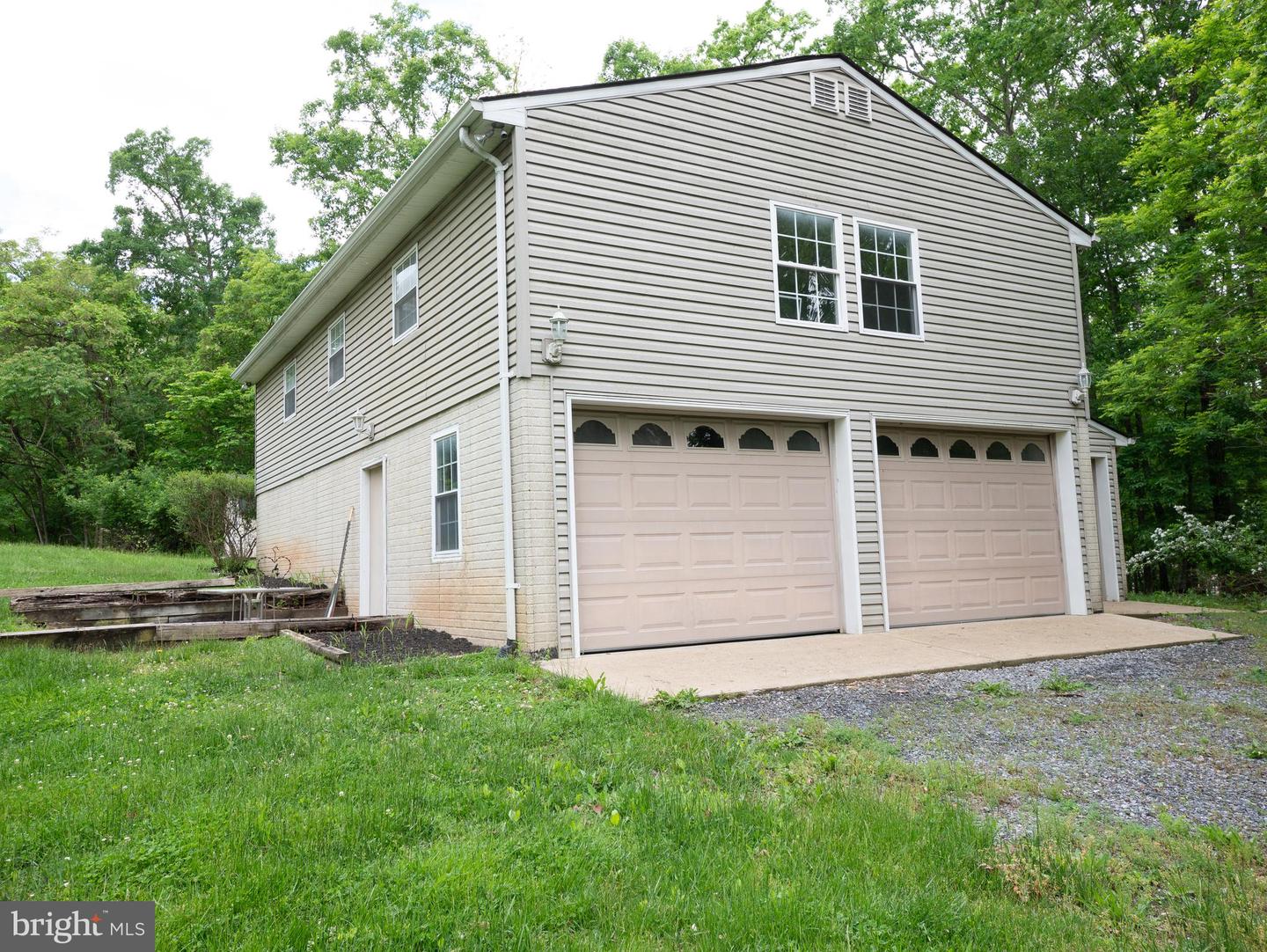 Photo 41 of 55 of 89 Hickory Rd house