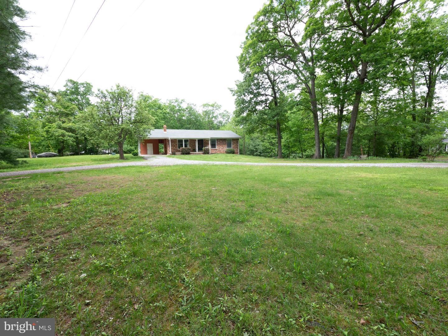 Photo 4 of 55 of 89 Hickory Rd house
