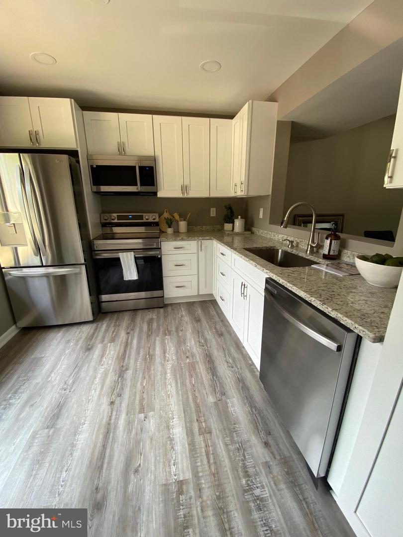 Photo 6 of 47 of 2213 Christy Pl townhome