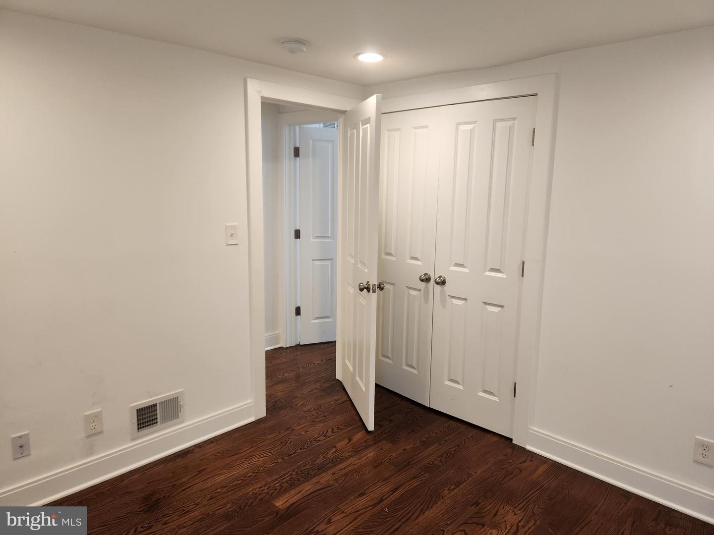 Photo 17 of 27 of 2112 E Fayette St townhome