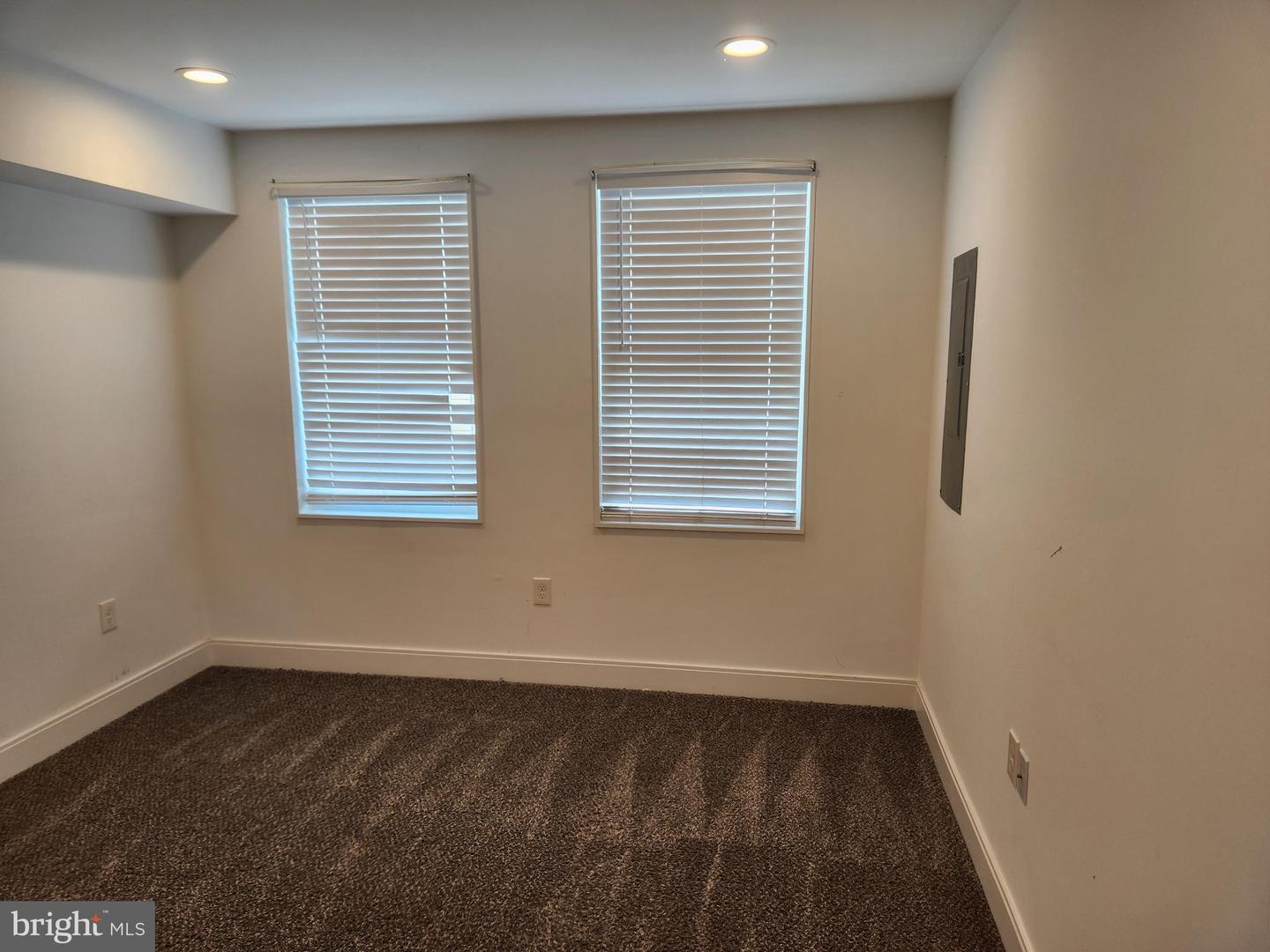 Photo 12 of 27 of 2112 E Fayette St townhome