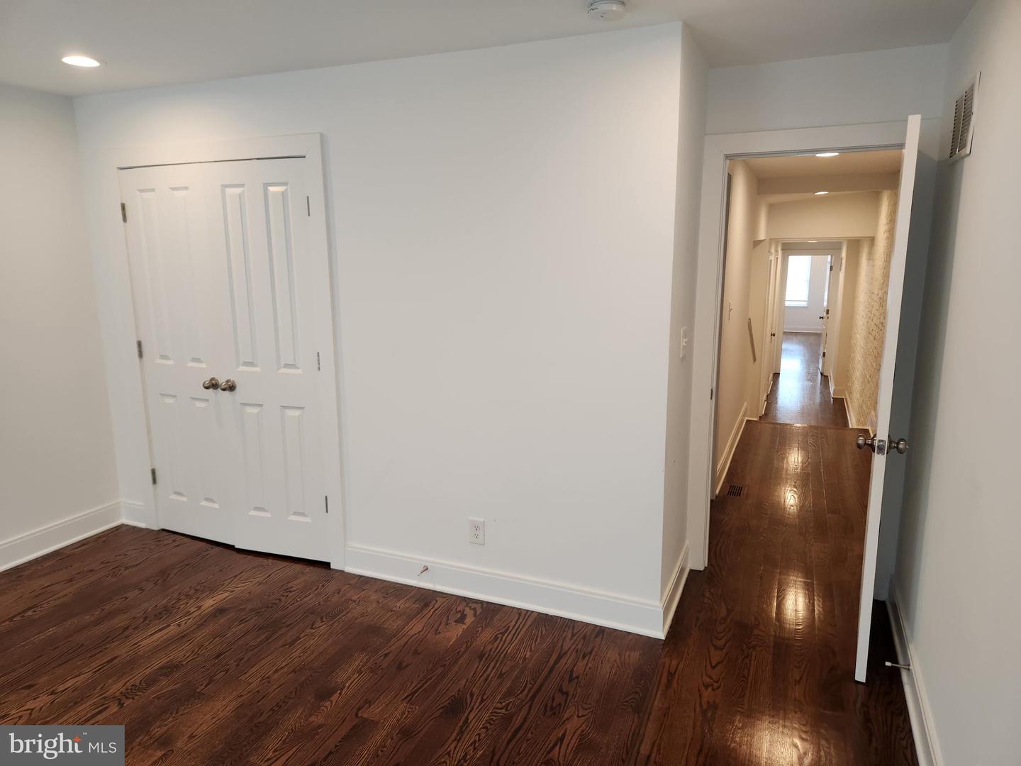 Photo 19 of 27 of 2112 E Fayette St townhome