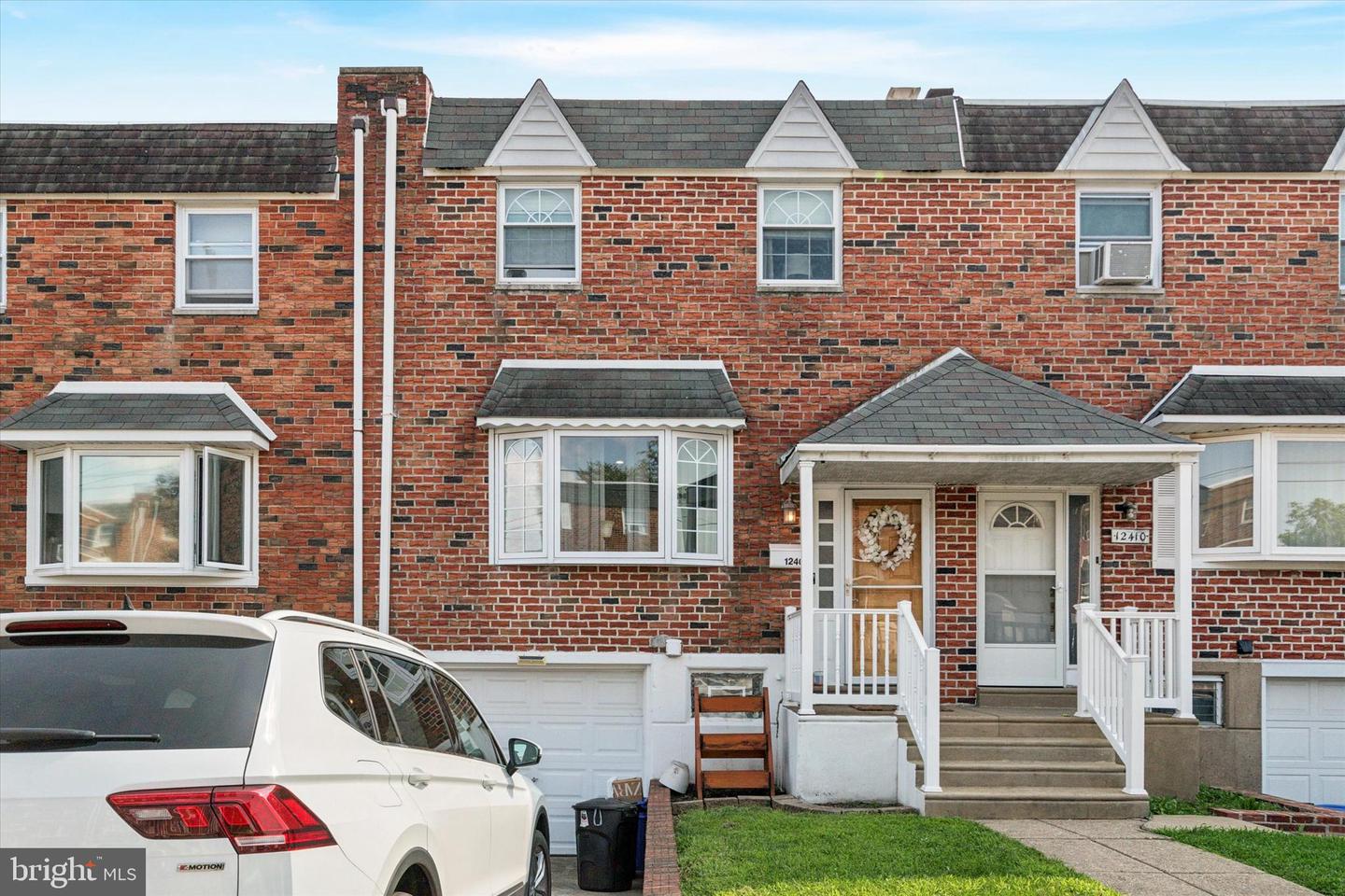 View Philadelphia, PA 19154 townhome