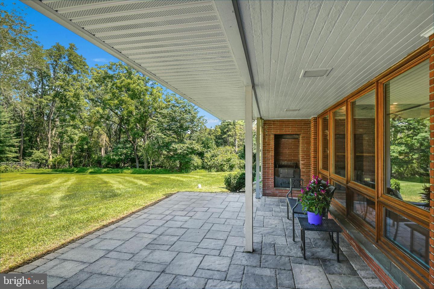 Photo 34 of 44 of 1643 Saucon Valley Rd house