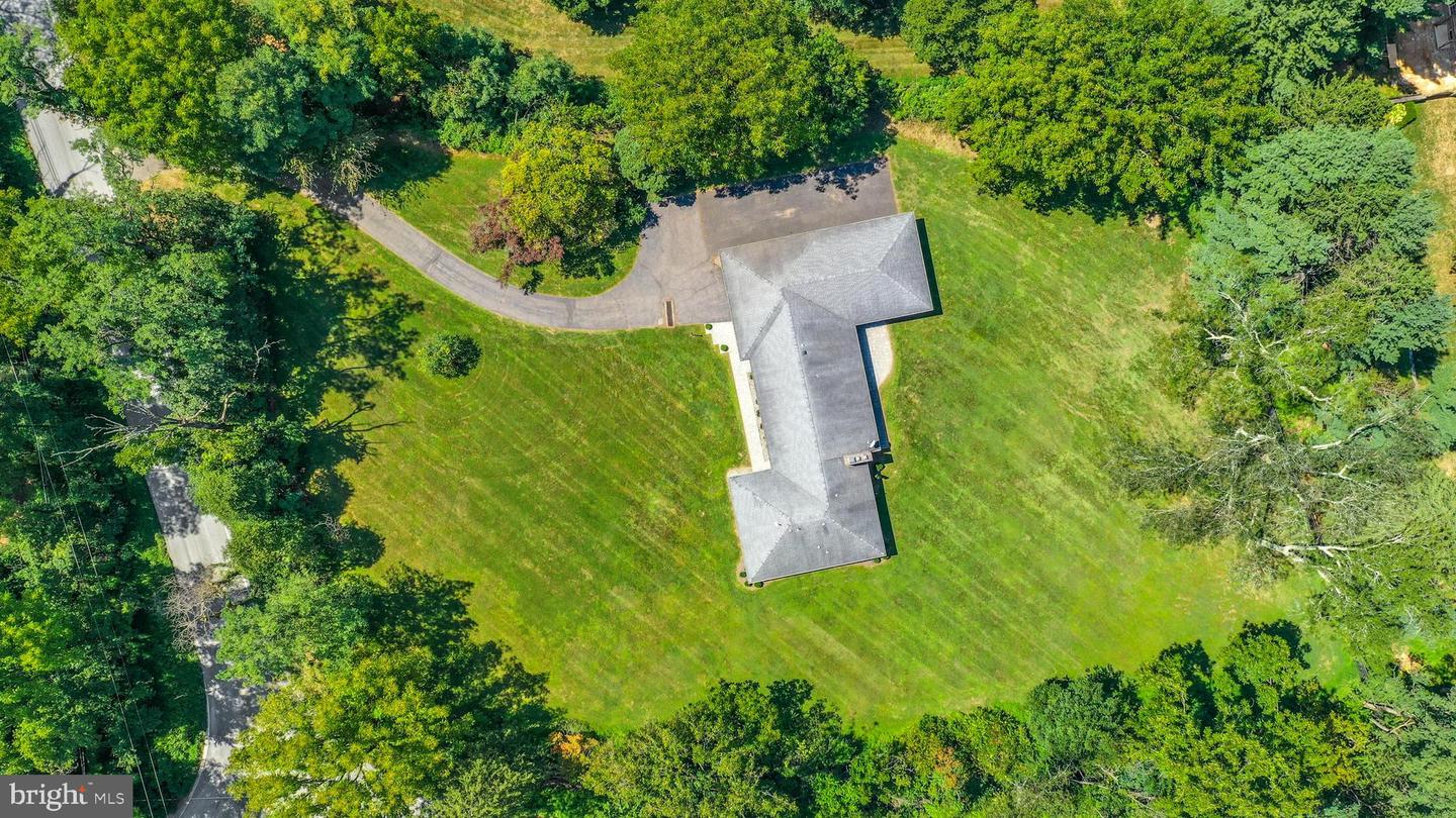 Photo 42 of 44 of 1643 Saucon Valley Rd house