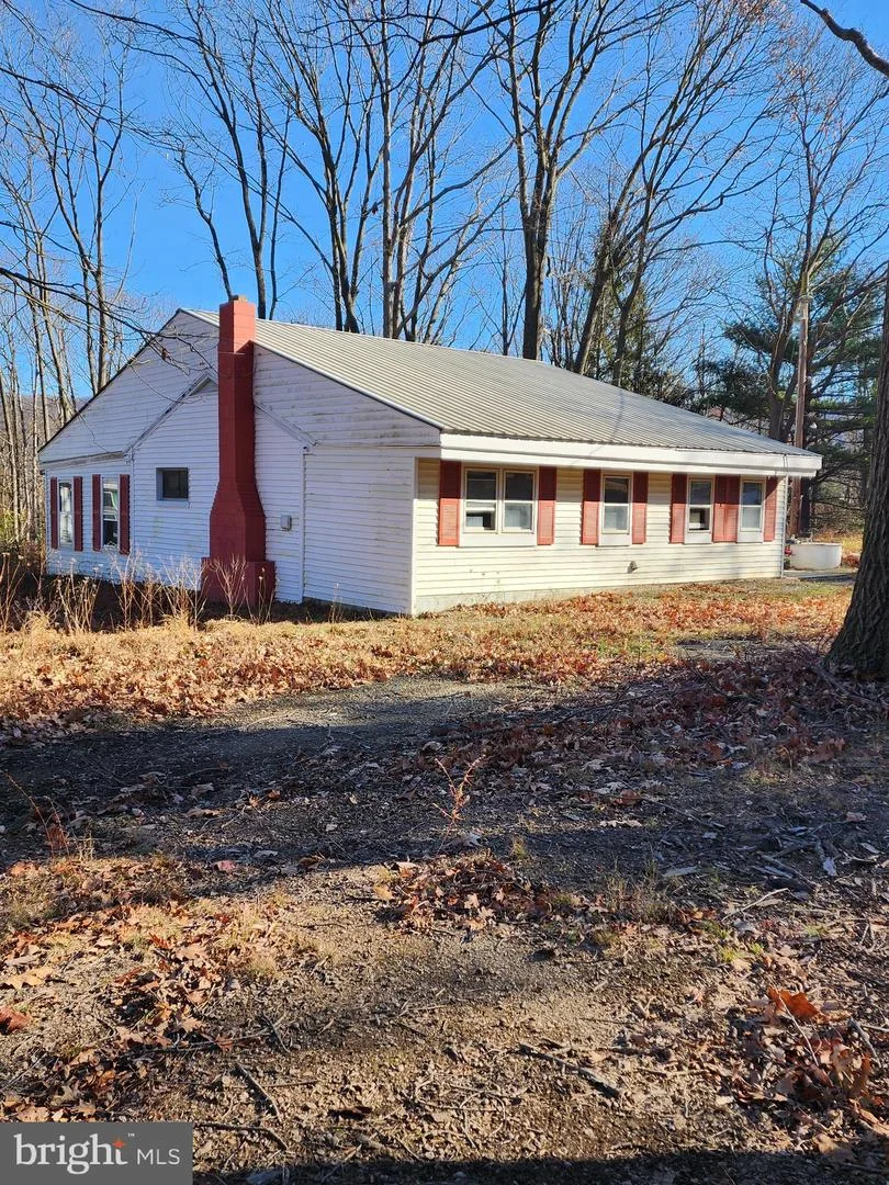 15689 Ridge Road Rd