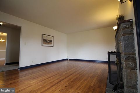 Single Family Residence in Wilmington DE 532 Marsh ROAD 11.jpg