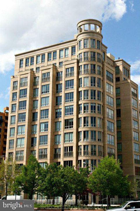 Condominium in Washington DC 301 Massachusetts AVENUE.jpg