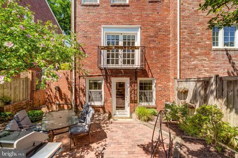 Townhouse in Alexandria VA 1117 Powhatan STREET 20.jpg