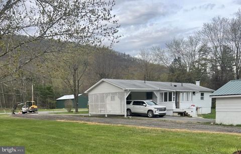 6862 Renovo Rd Mill Hall PA 17751