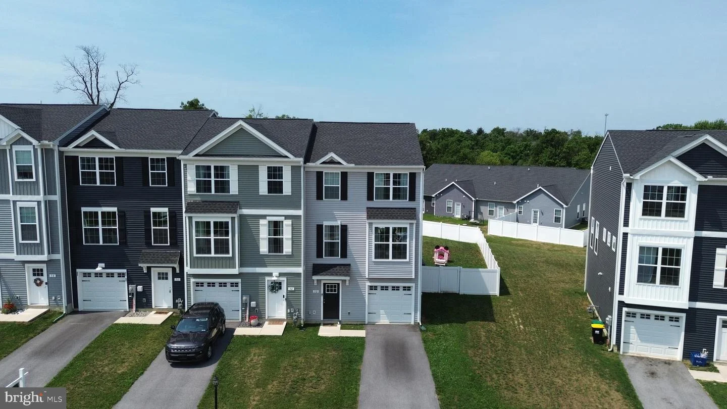 32 Coop Lane
