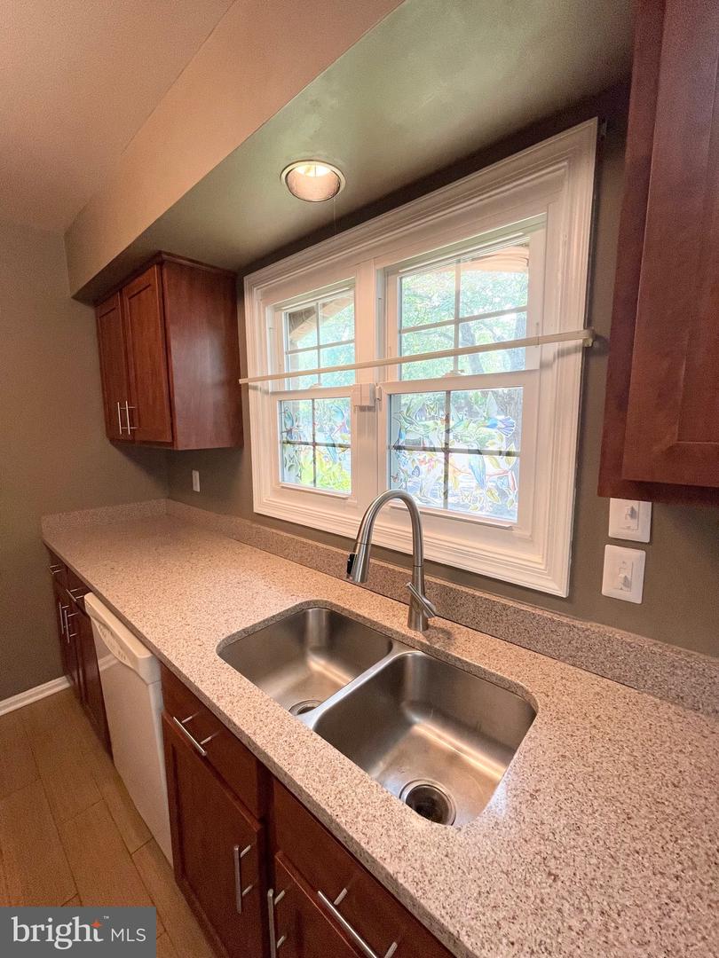 Photo 17 of 53 of 14536 Macbeth Dr townhome