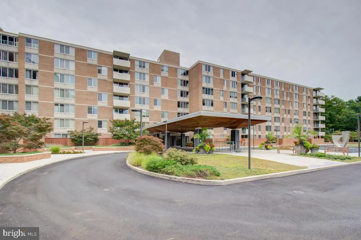 2939 Van Ness Street NW Unit 737