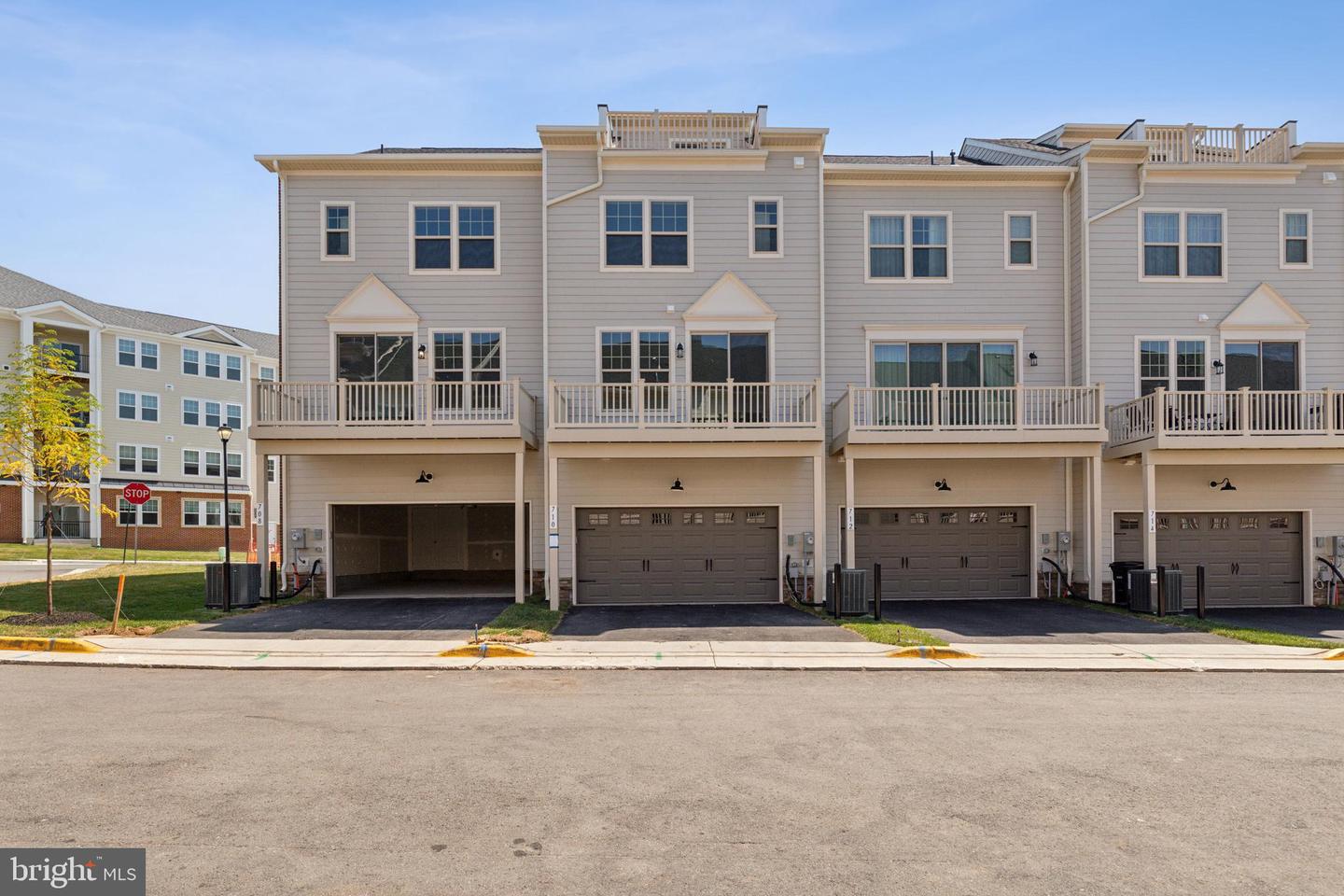 Photo 9 of 9 of 710 Sawback Sq NE townhome