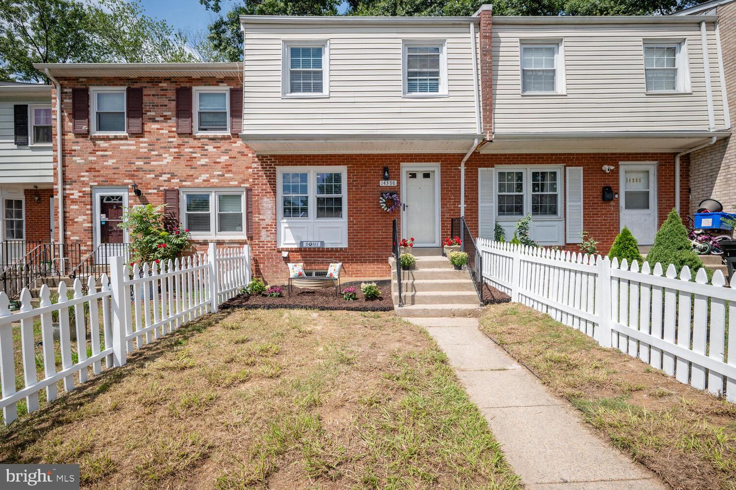 Photo 8 of 28 of 14398 Fontaine Ct townhome