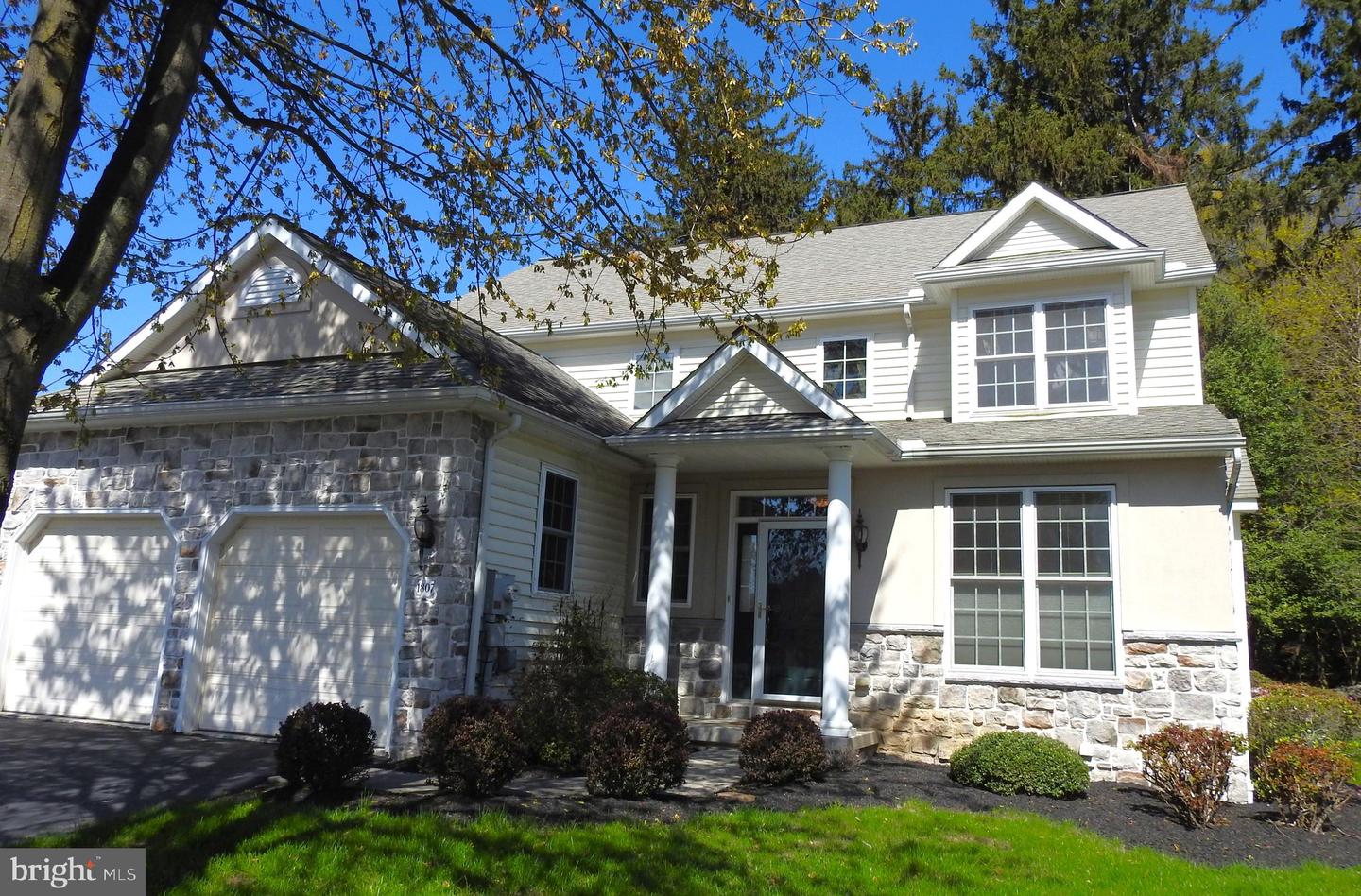 1807 Serene Way