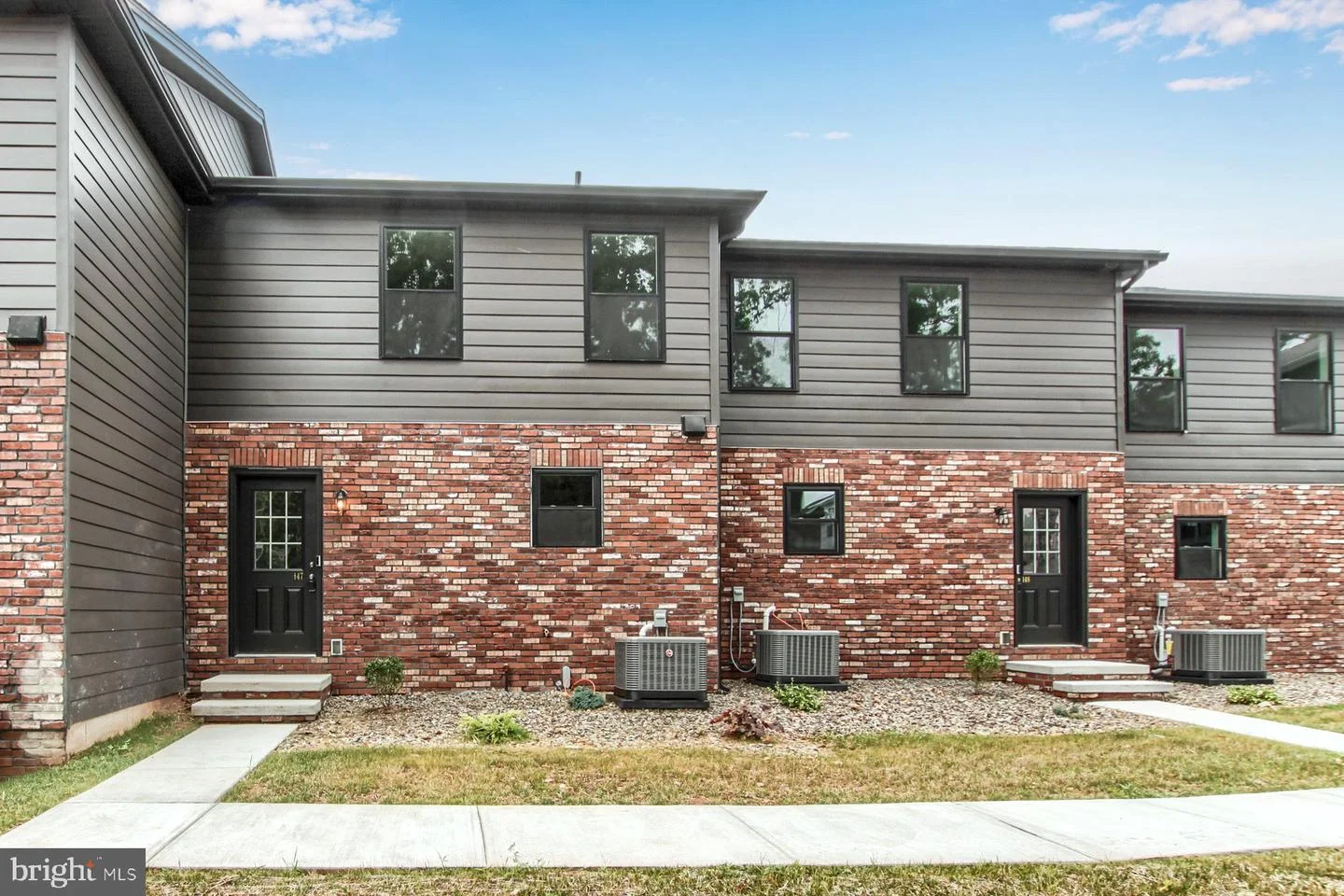 147 High Pointe Drive Unit 28