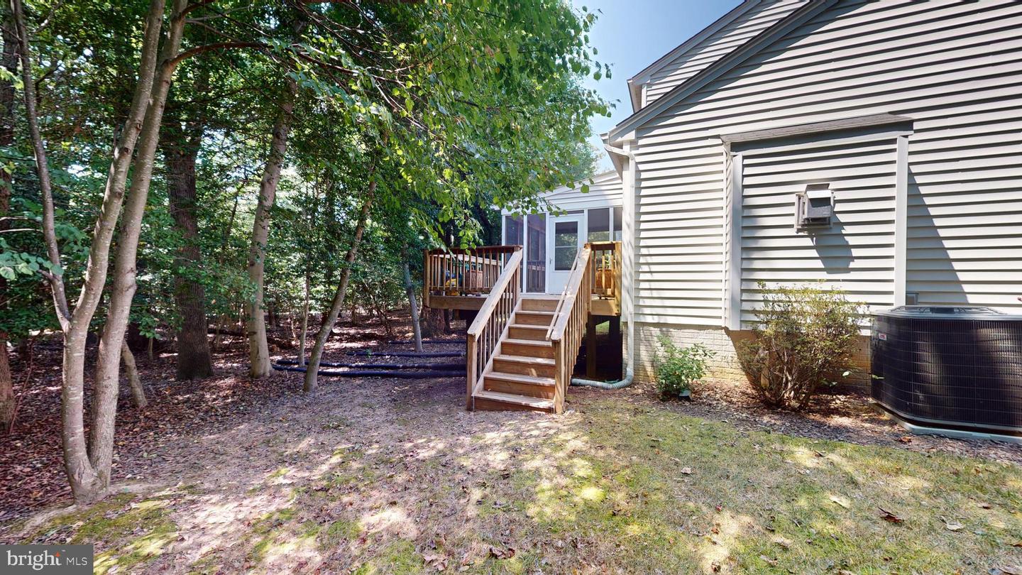 Photo 34 of 43 of 4692 Queens Grove St house