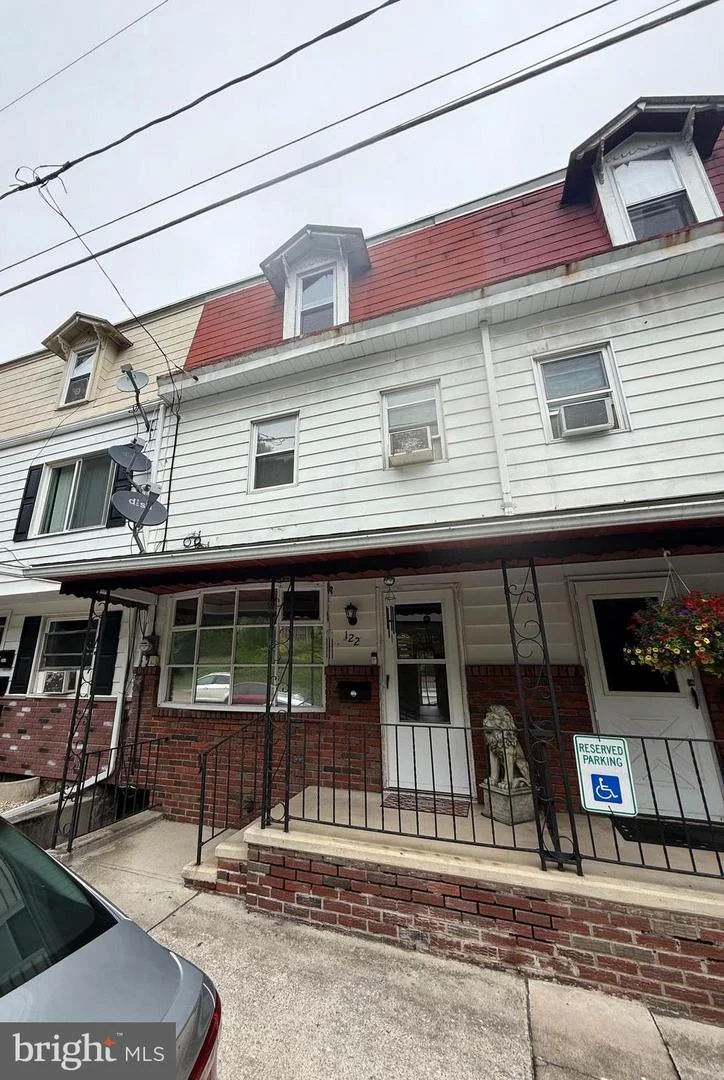 122 W Water Street, New Philadelphia, PA, 17959