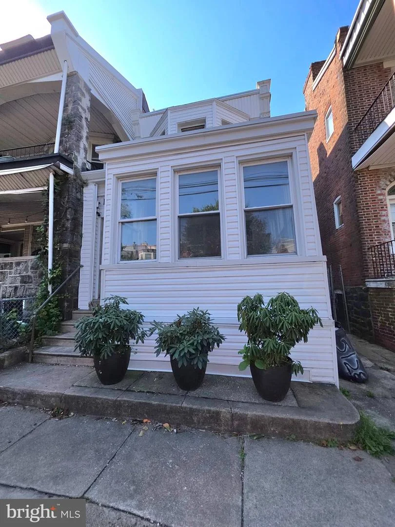 5128 Locust Street