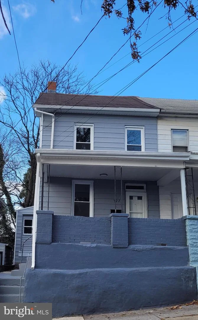327 Lincoln Street