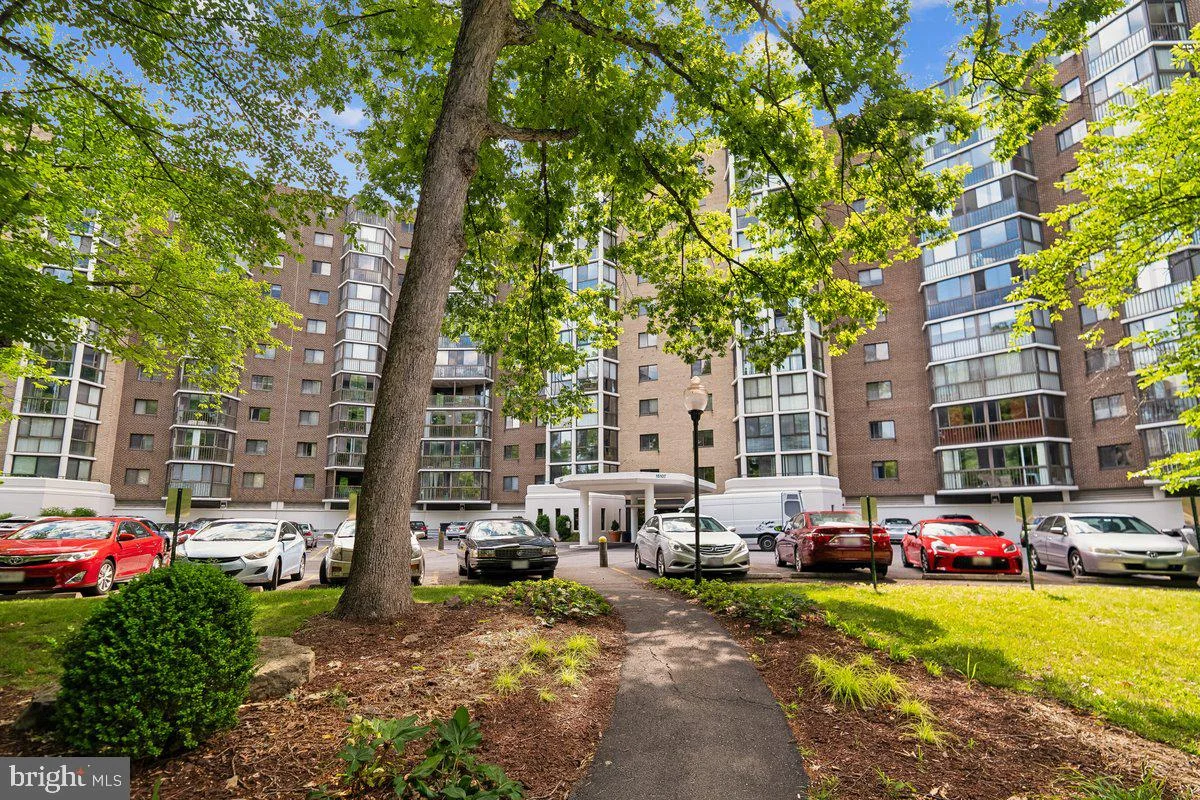 15107 Interlachen Drive Unit 2-303
