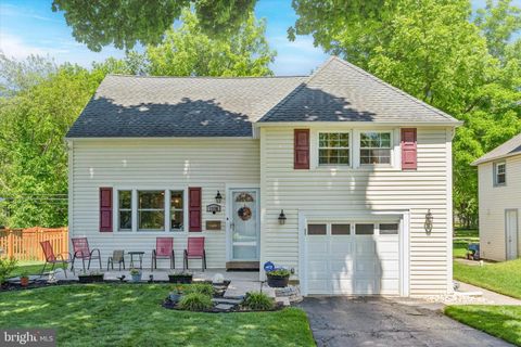 Single Family Residence in Abington PA 1336 Birchwood AVENUE.jpg