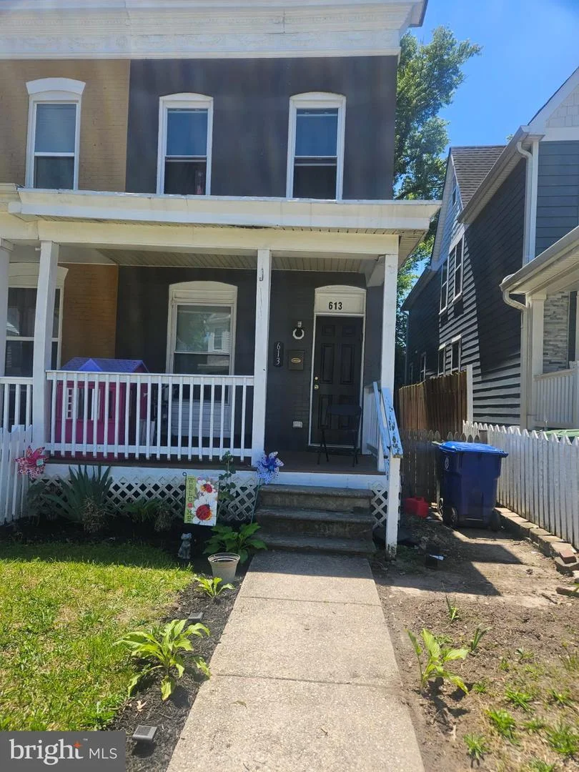 613 Dumbarton Avenue