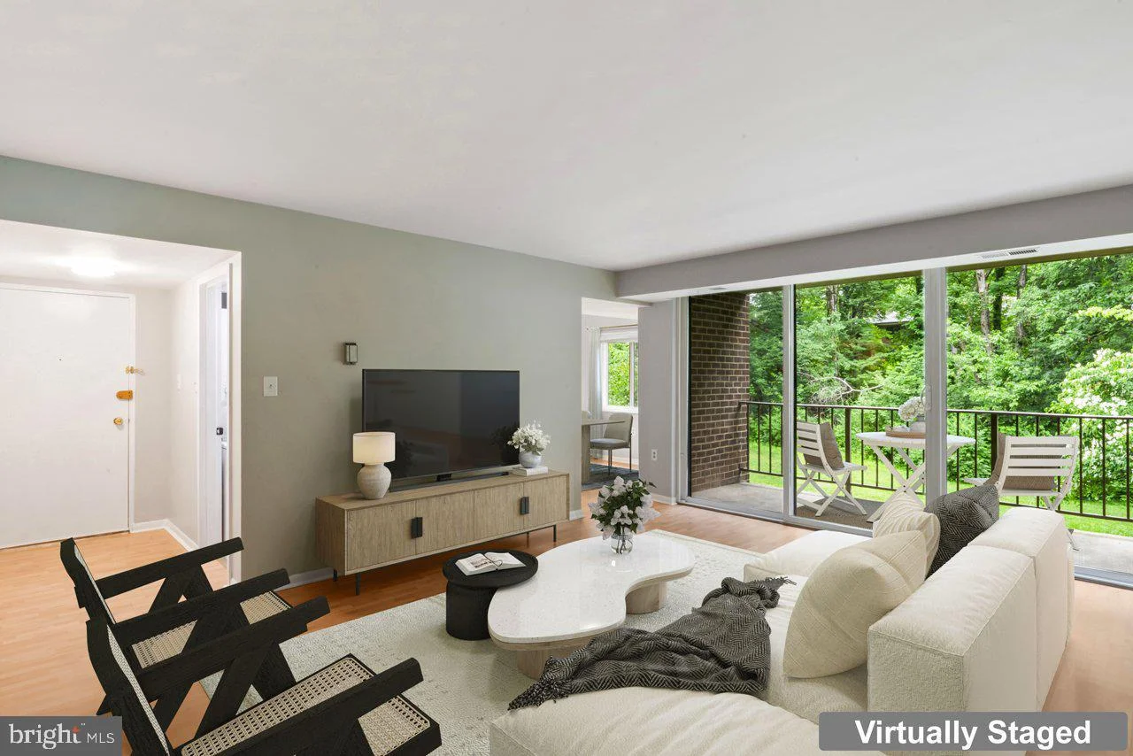 1422 Northgate Square Unit 12B