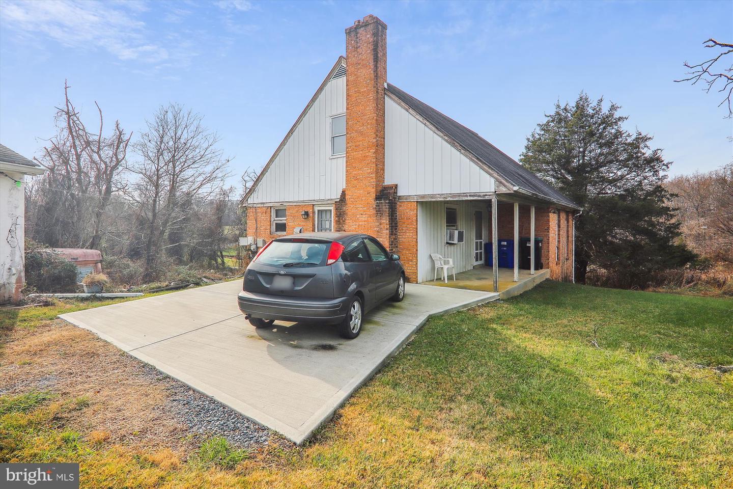 Photo 6 of 74 of 211 Ednor Rd house