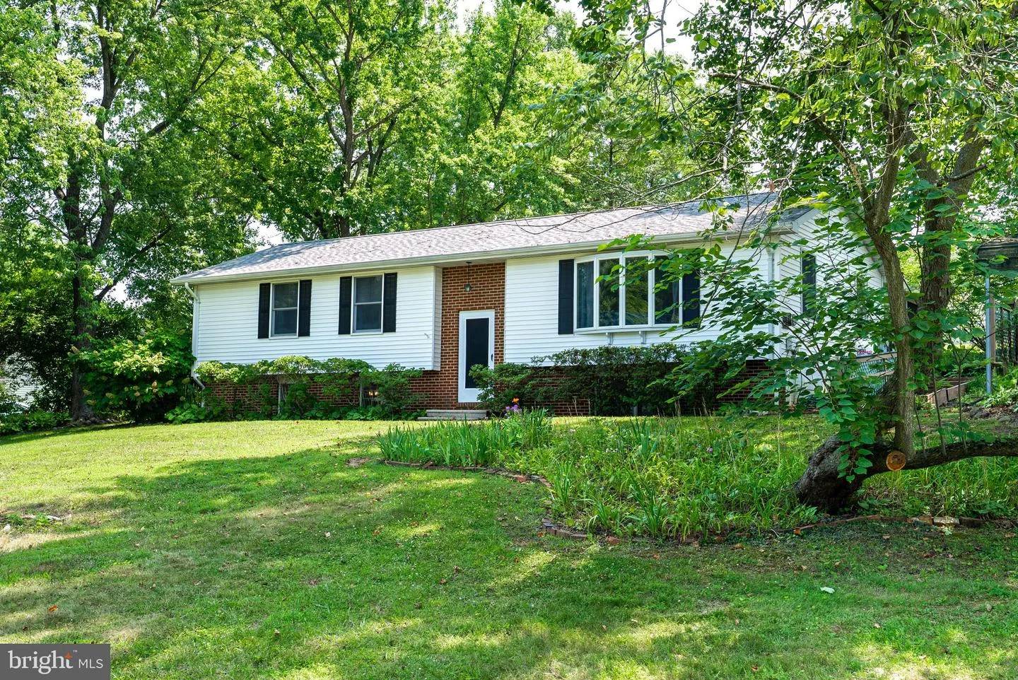 200 Manor Avenue