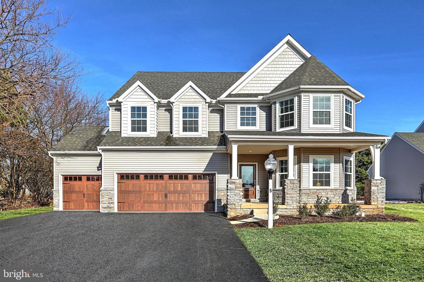 Photo 8 of 39 of 130 S Oak Grove Rd #Covington house