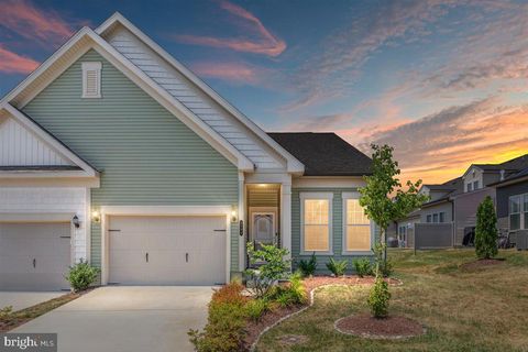 Duplex in Haymarket VA 6794 Begonia LANE.jpg