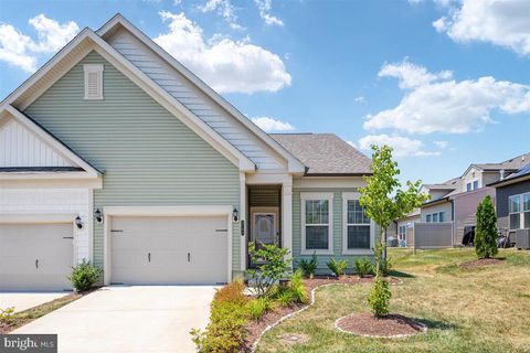 Duplex in Haymarket VA 6794 Begonia LANE 1.jpg