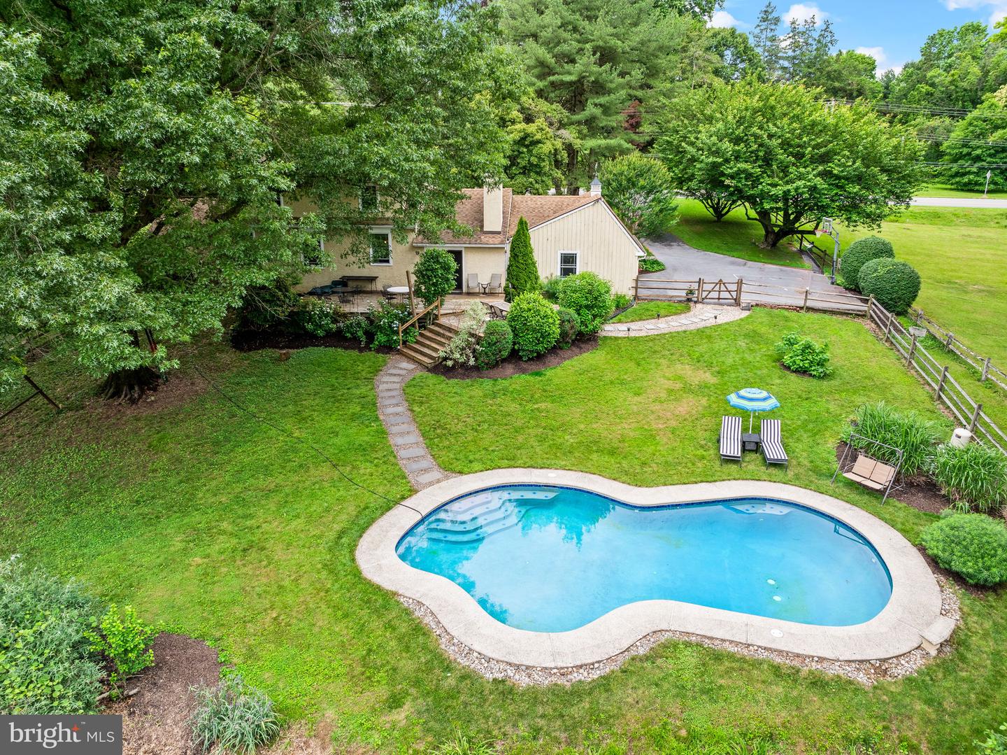 Photo 5 of 38 of 936 Unionville Wawaset Rd house