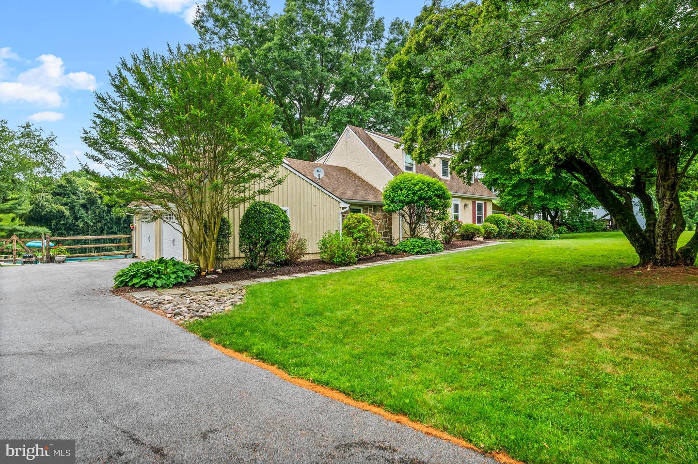 Photo 3 of 38 of 936 Unionville Wawaset Rd house