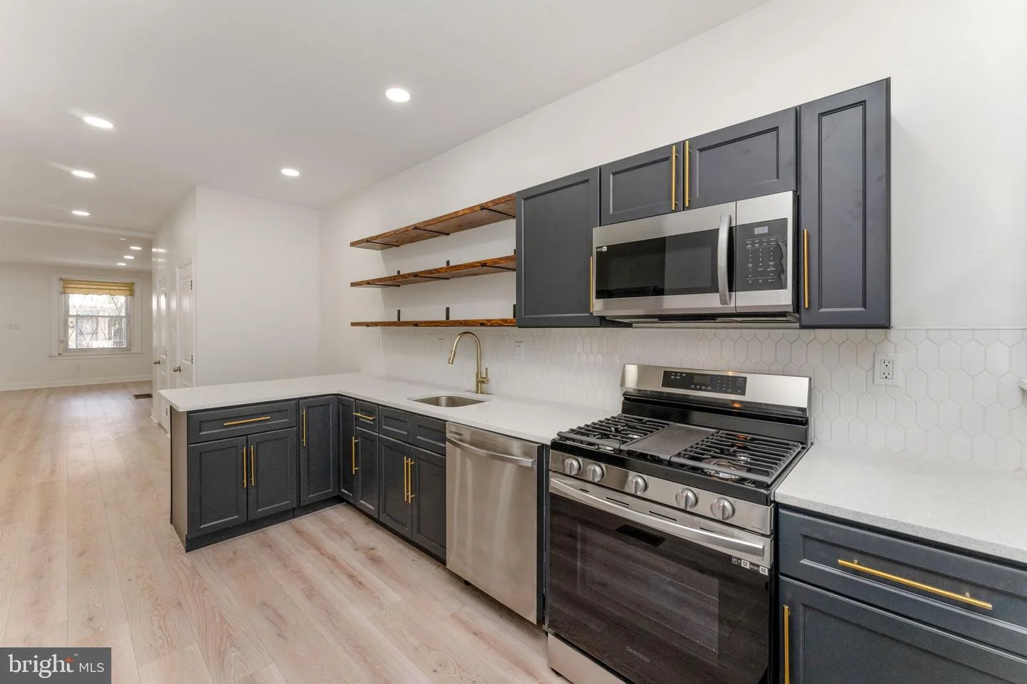 7 S 53rd Street