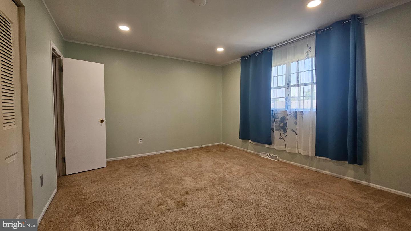 Photo 22 of 41 of 320 State St townhome