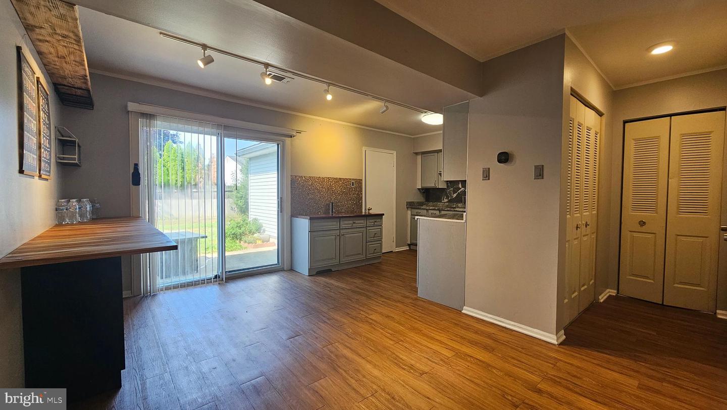 Photo 8 of 41 of 320 State St townhome