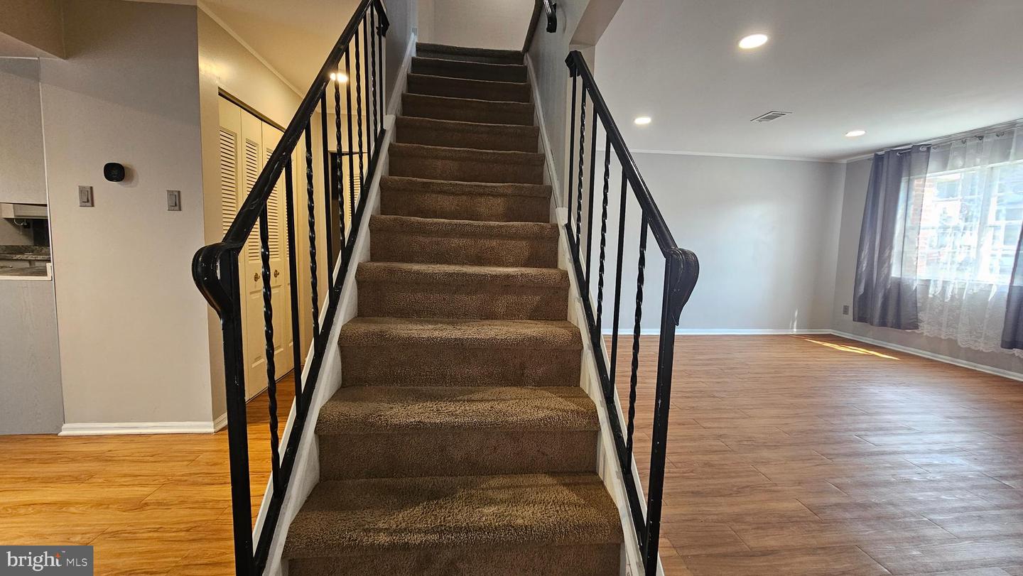 Photo 17 of 41 of 320 State St townhome