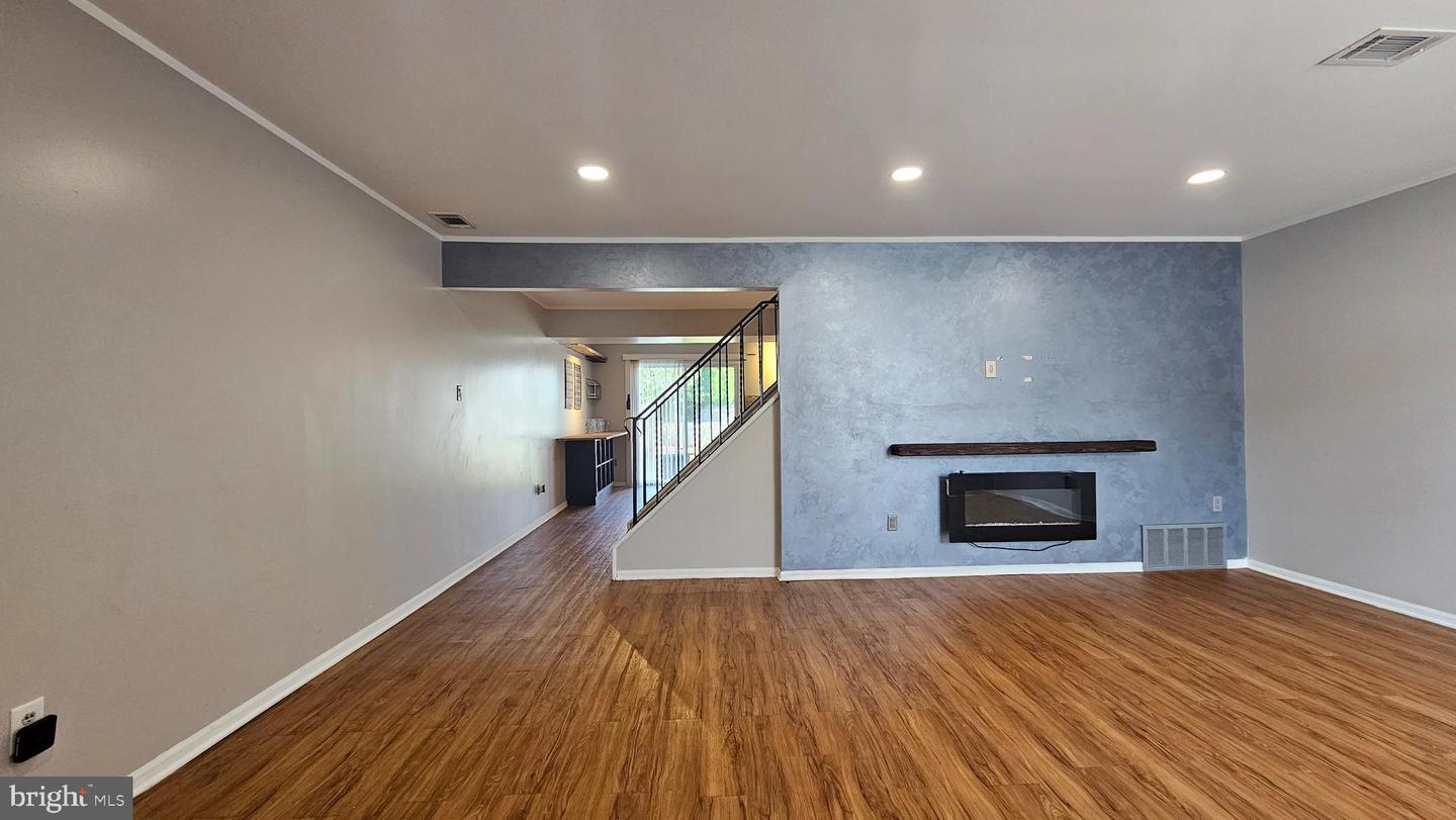 Photo 4 of 41 of 320 State St townhome