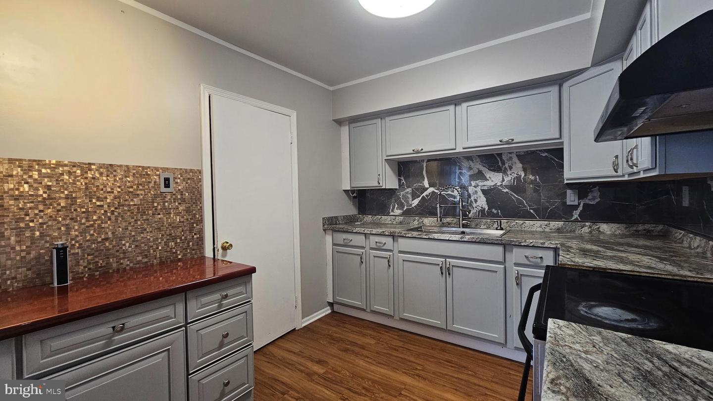 Photo 14 of 41 of 320 State St townhome