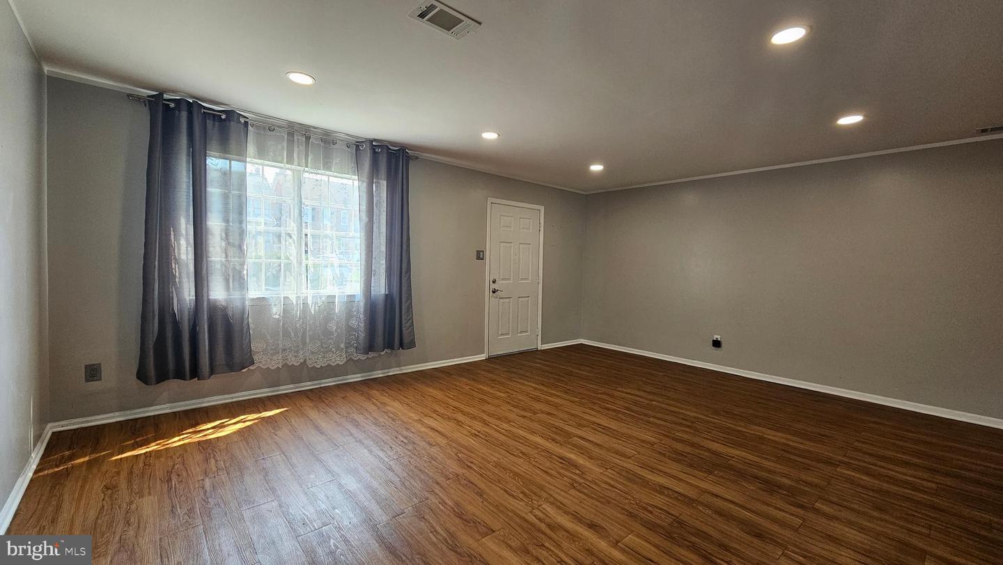 Photo 7 of 41 of 320 State St townhome