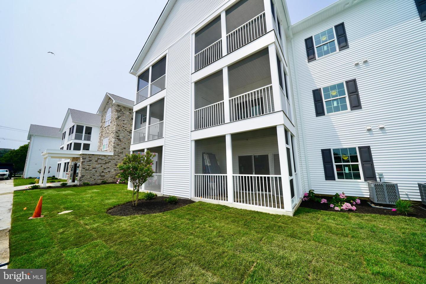 Photo 4 of 33 of 30609 Cedar Neck Rd #3208 condo