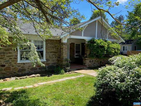 Single Family Residence in Charlottesville VA 2206 Jefferson Park Ave Ave.jpg