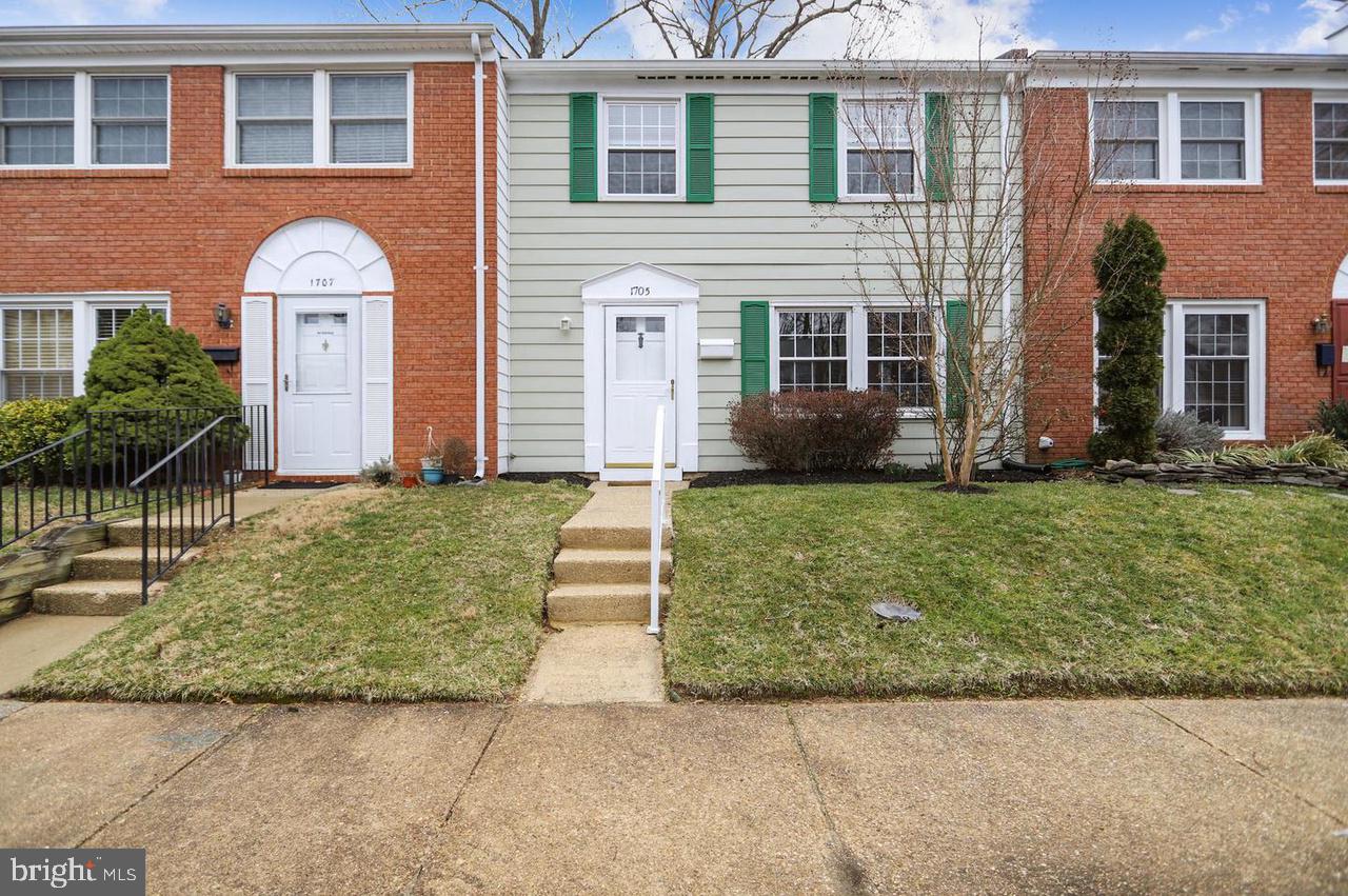 1705 GUNWOOD PL