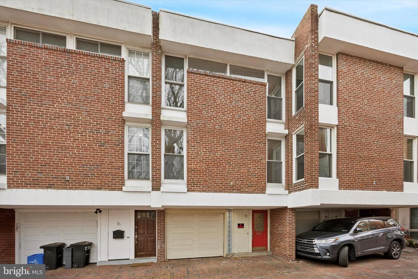 18 University Mews